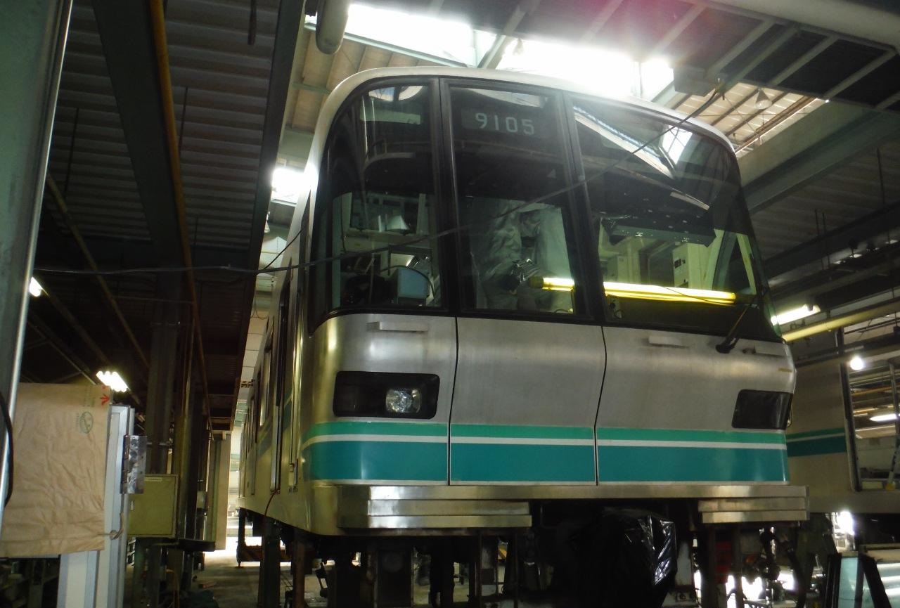 路線識別帯貼り換え①