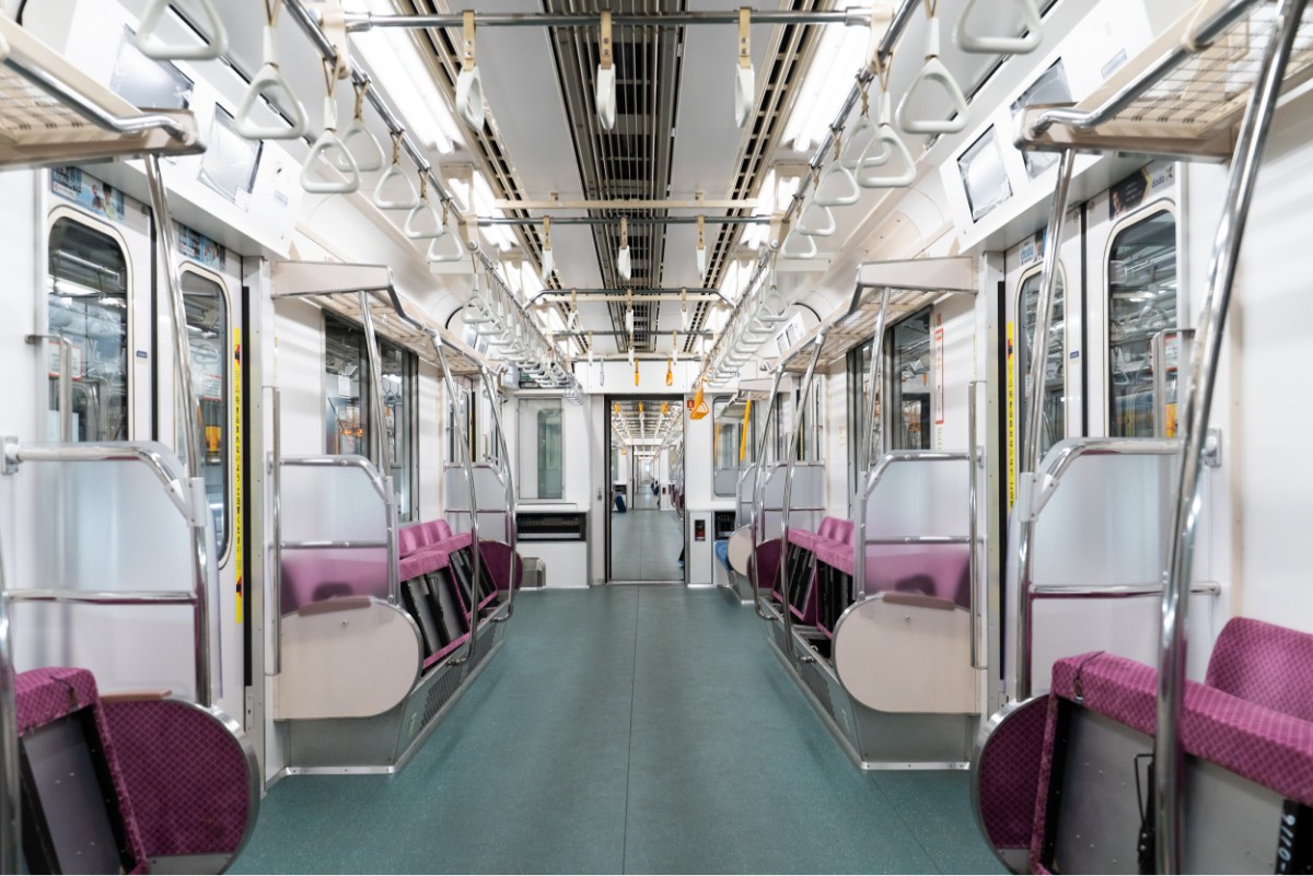 車内工事2